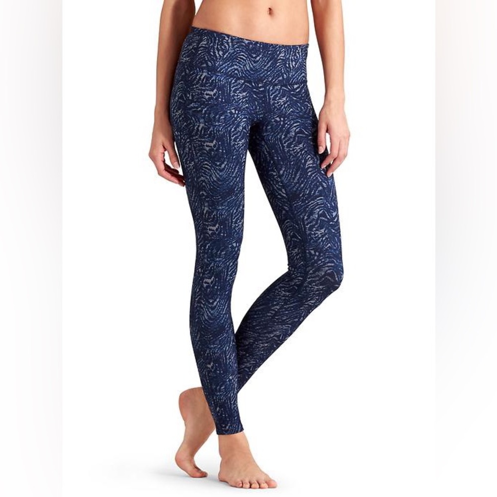 All in Motion Blue patterned Leggings + Sports Bra set